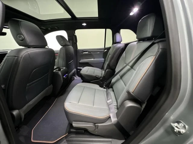 New 2027 Sterling Metallic GMC AT4 image 27
