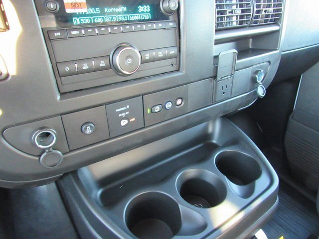 2025 GMC Savana Cargo Work Van - Photo 15