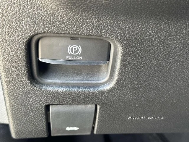 Used 2023 Black Jeep Altitude image 39