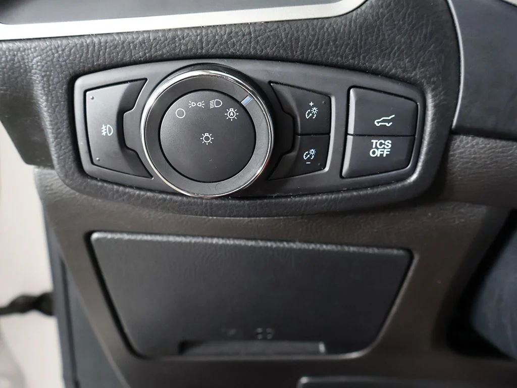Used 2019 White Ford SEL image 34