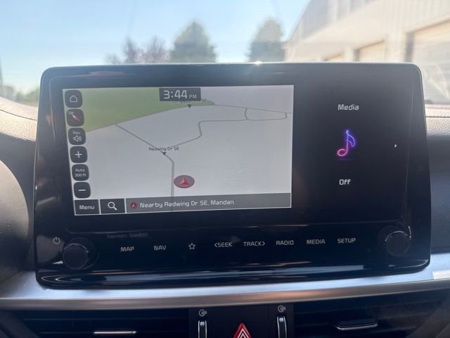 Used 2023 White Kia GT image 15