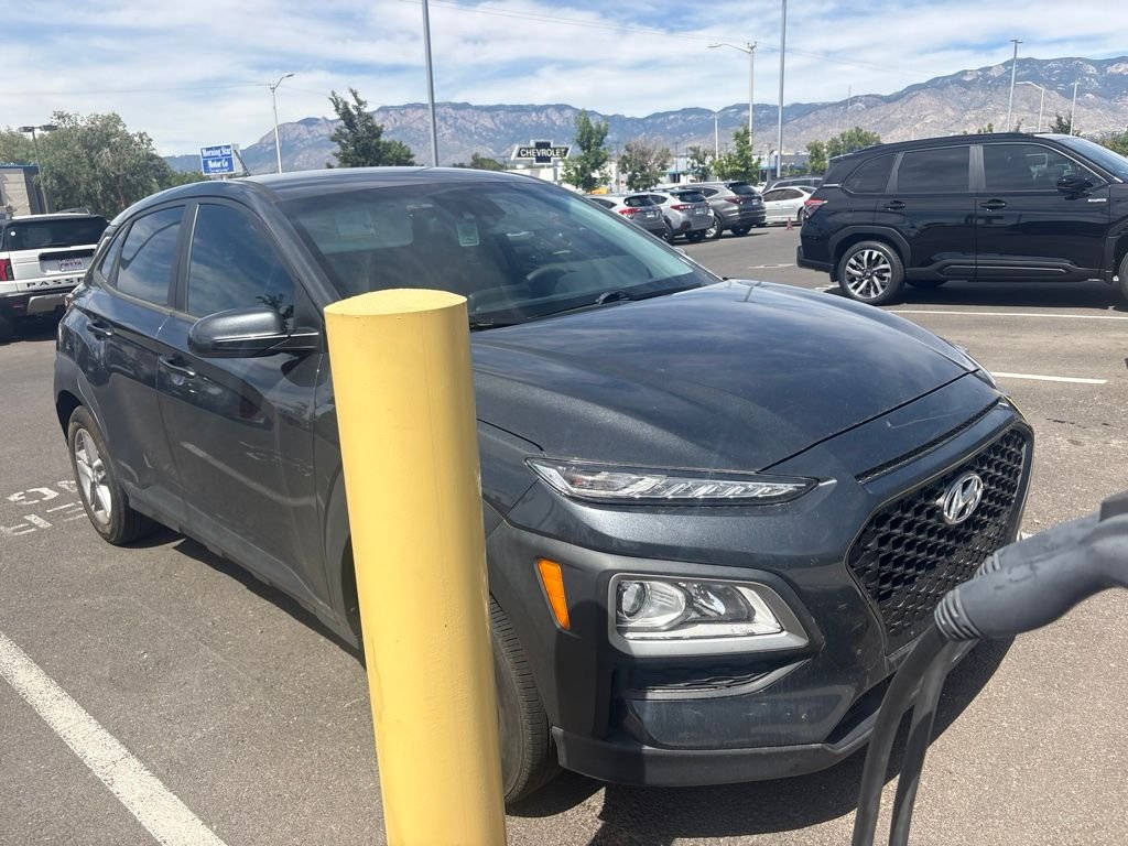 Used 2021 Gray Hyundai SE image 6