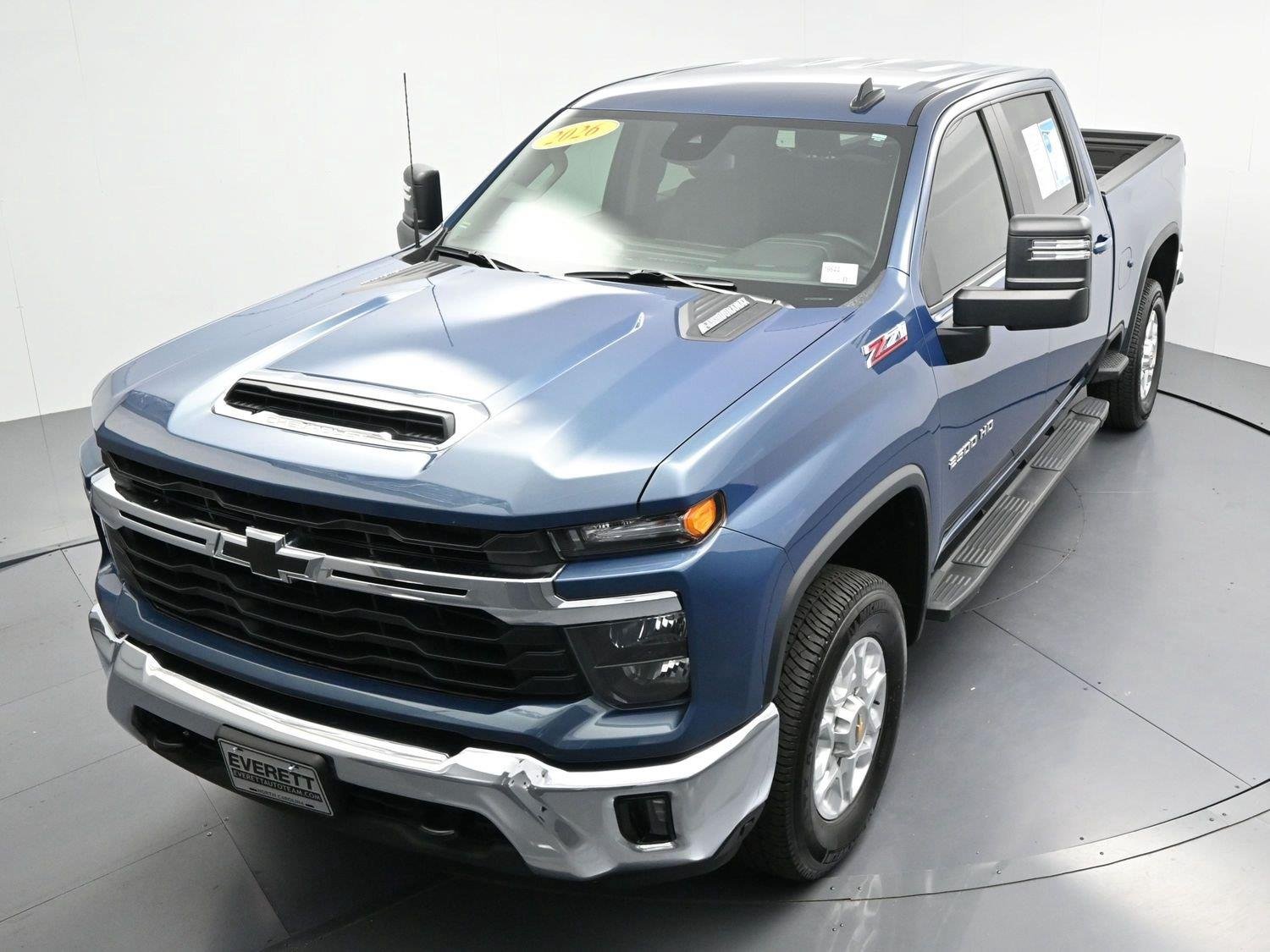 Used 2026 Lakeshore Blue Metallic Chevrolet LT image 39