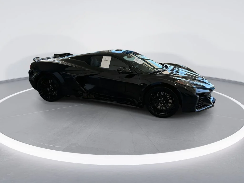 Used 2025 Black Chevrolet Z06 image 5