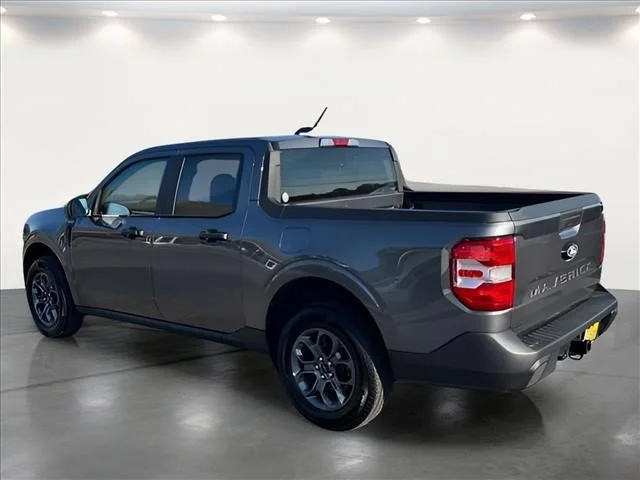 Used 2026 Gray Ford XLT image 4