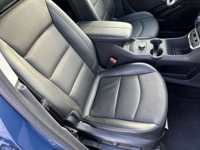 Used 2024 Blue GMC SLT image 26