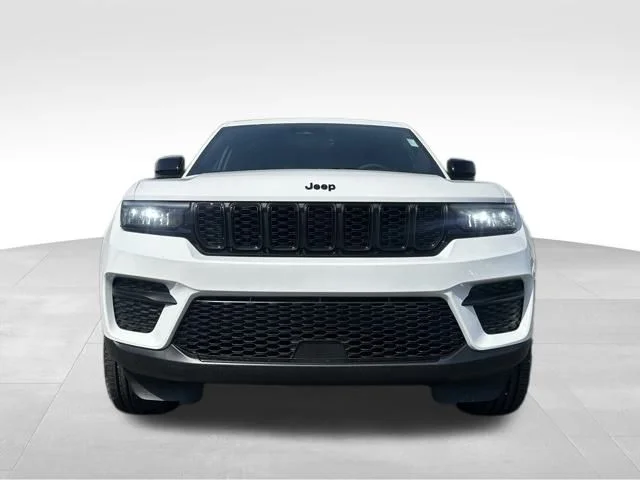 2025 Jeep Grand Cherokee Altitude - Photo 14