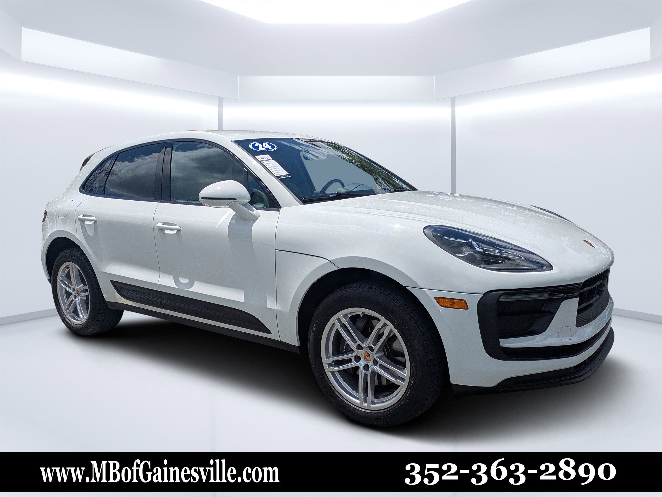 2024 Porsche Macan -'s photo