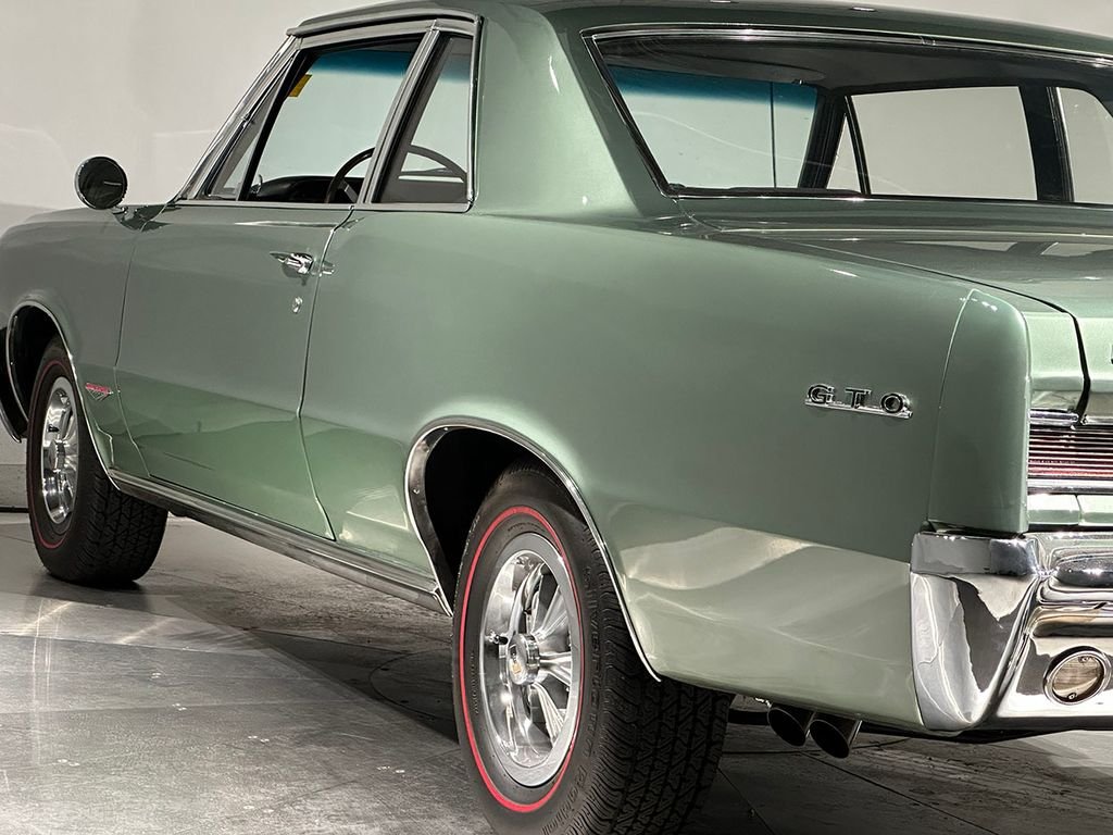 Used 1964 Green Pontiac  image 36