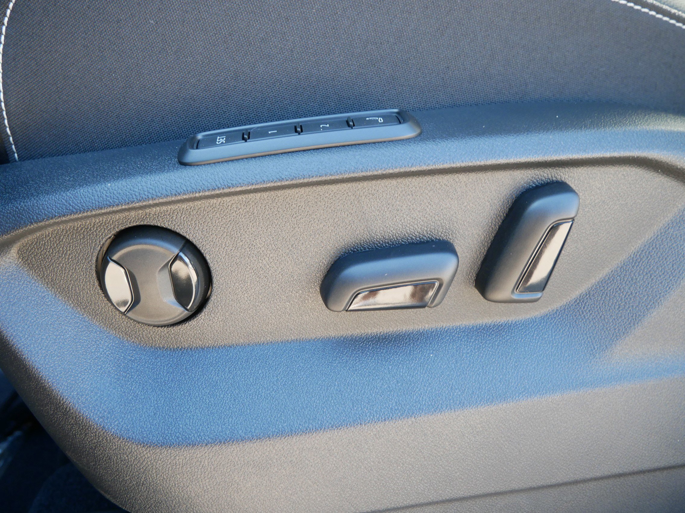 2026 Volkswagen Atlas SEL Premium R-Line - Photo 13