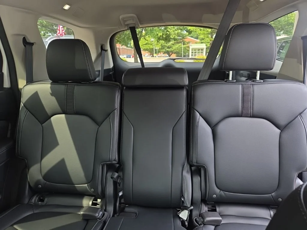 Used 2023 White Honda EX-L image 26