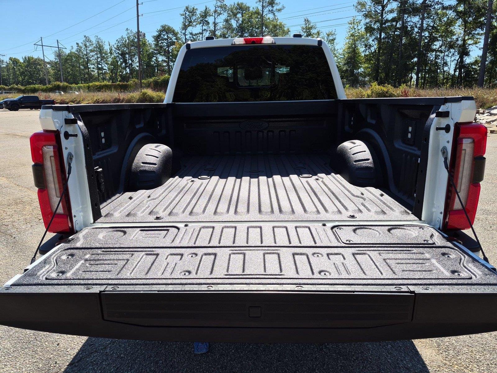 New 2027 Star White Metallic Tri-Coat Ford F-250® Platinum® image 33