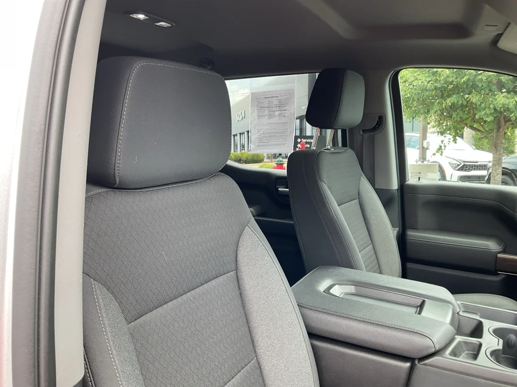 Used 2022 Silver Ice Metallic Chevrolet LT image 14
