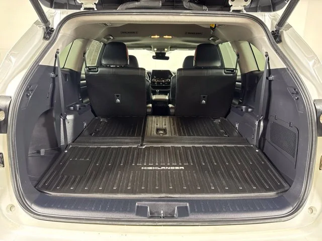 Used 2023 Pearl Toyota XLE image 21