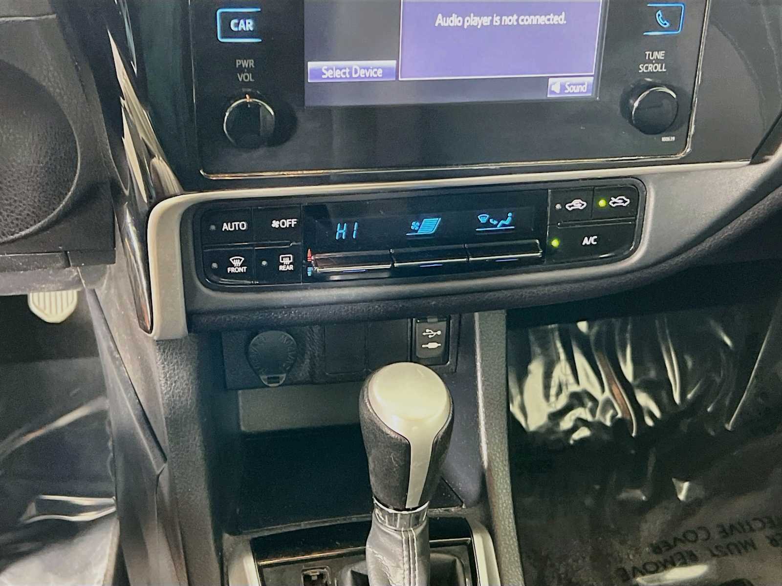 Used 2018 Super White Toyota LE image 16