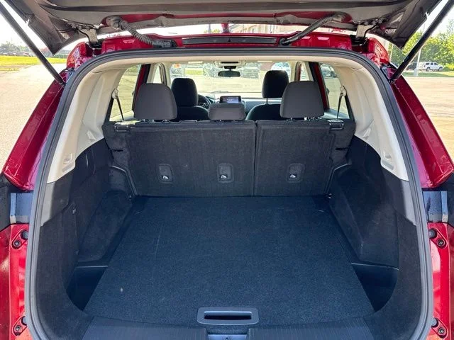 Used 2023 Red Nissan S image 12
