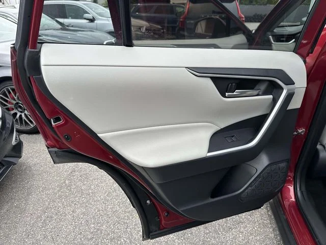 Used 2021 Red Toyota XLE Premium image 21