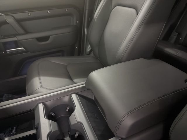 New 2026 Santorini Black Land Rover X-Dynamic SE image 35