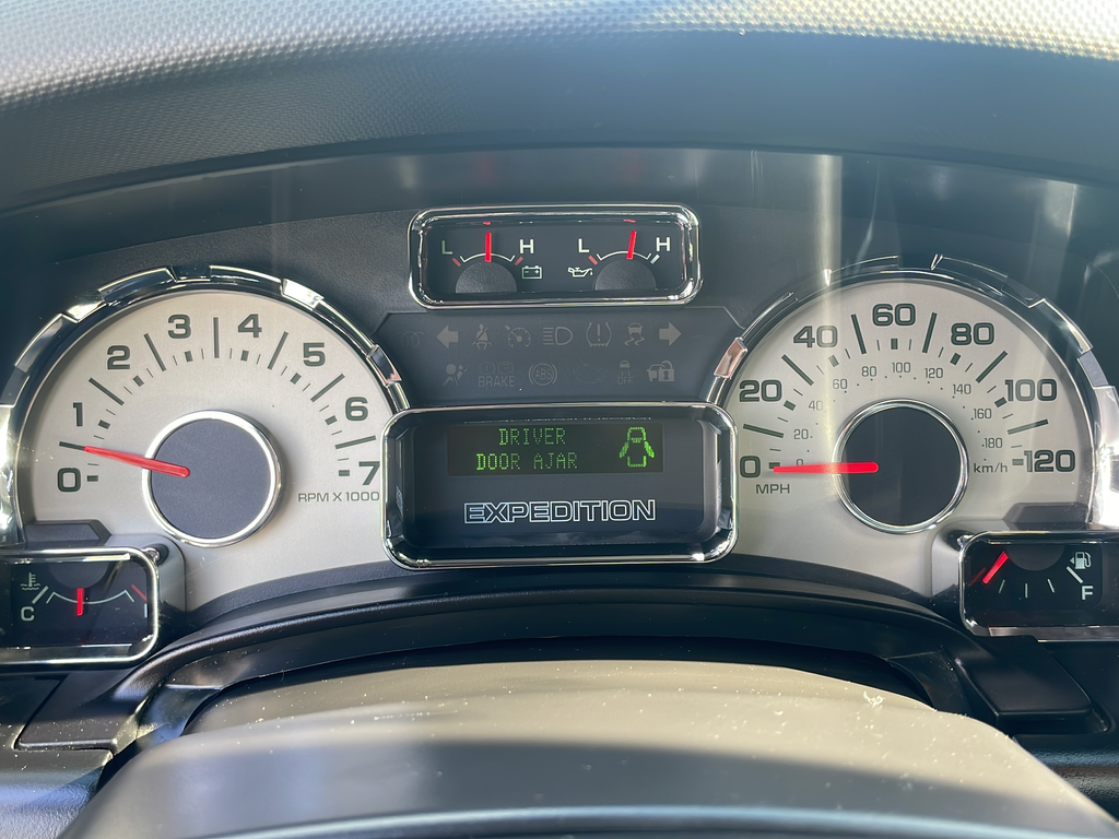 Used 2014 White Ford Limited image 13