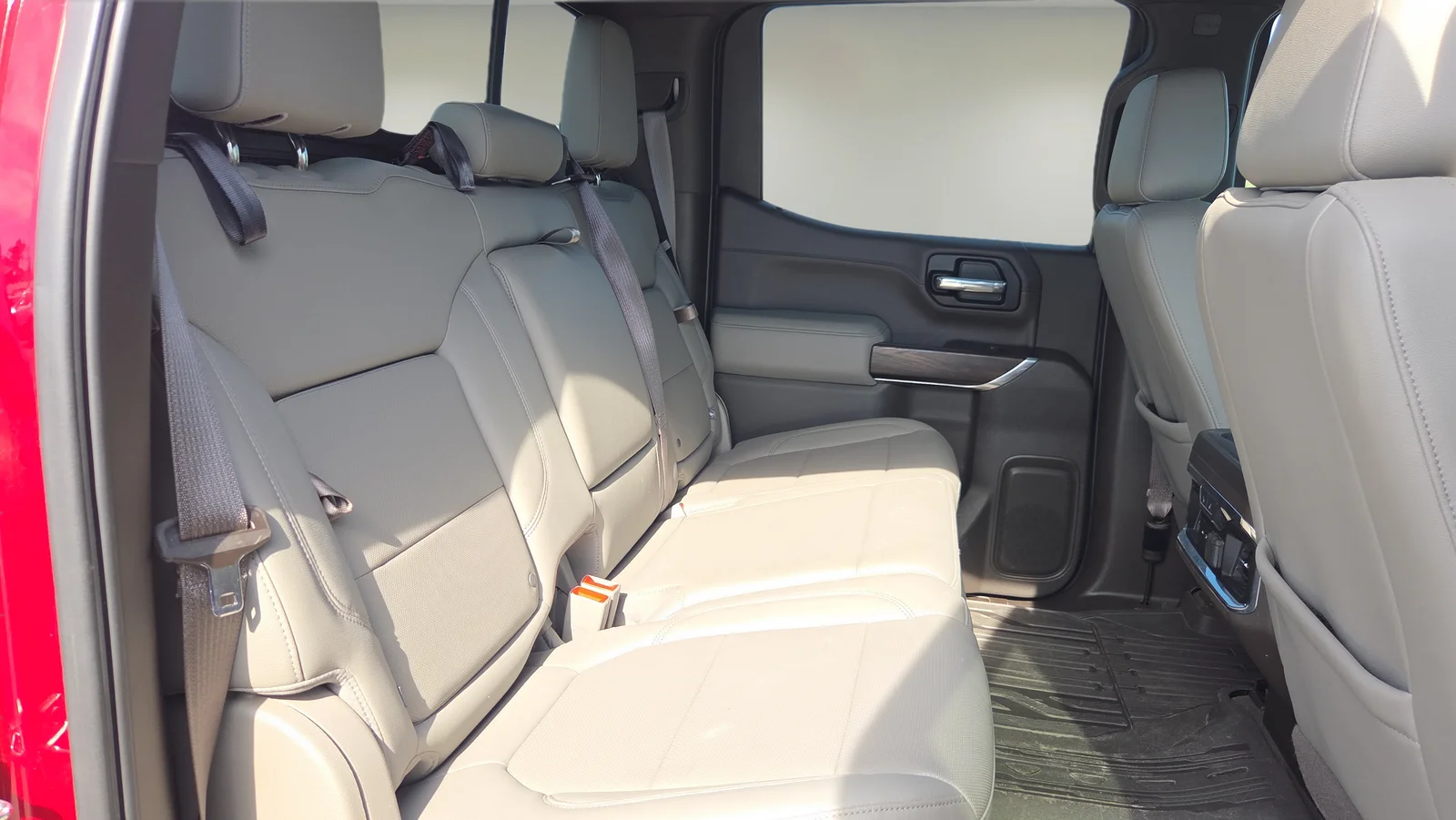 Used 2019 Red GMC SLT image 17