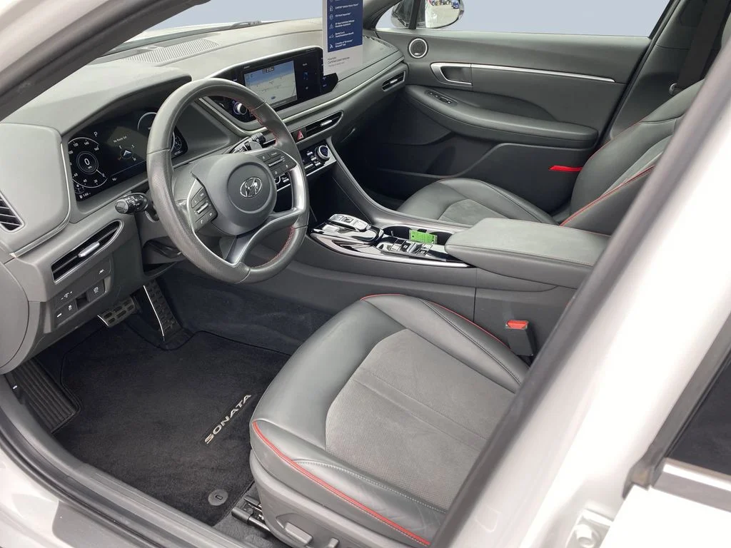 Used 2022 Quartz White Hyundai SEL Plus image 10