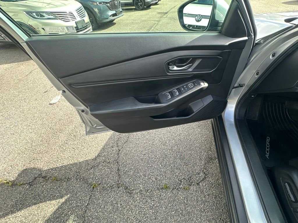 Used 2024  Honda EX image 8