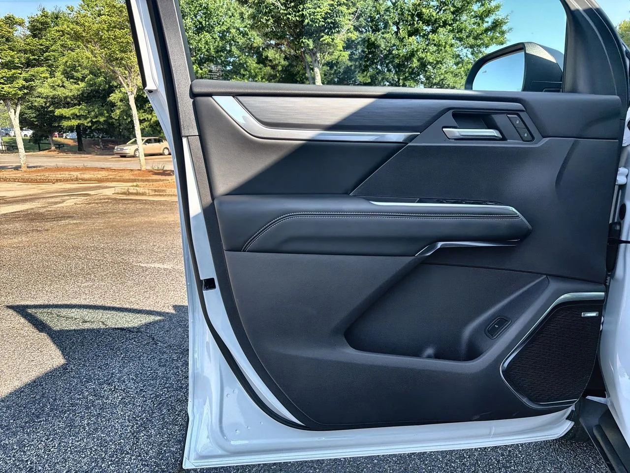 New 2026 Summit White GMC Elevation image 18