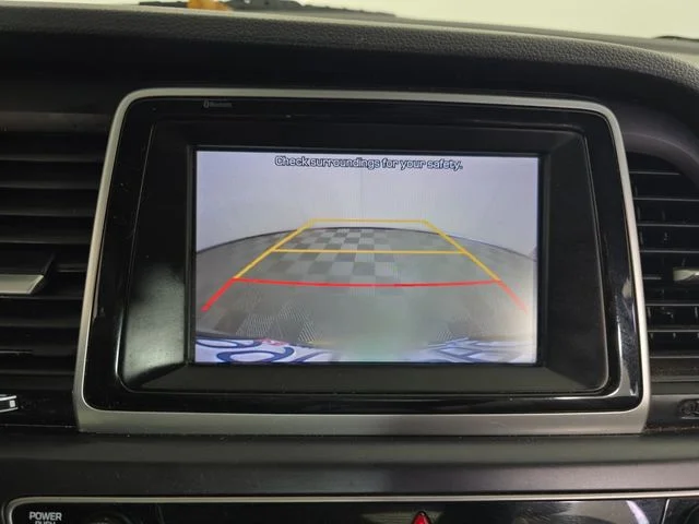 Used 2019 Silver Hyundai SE image 17