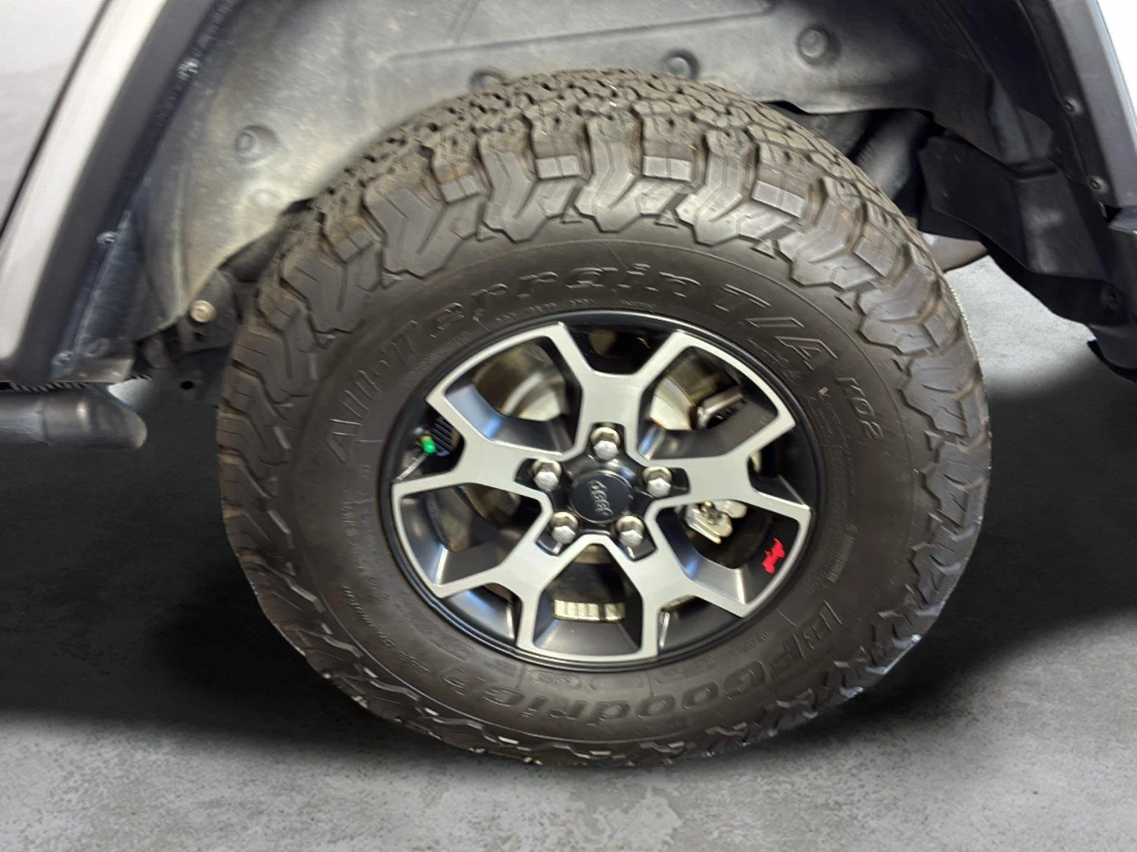 Used 2020 Billet Silver Metallic Clearcoat Jeep Rubicon image 8