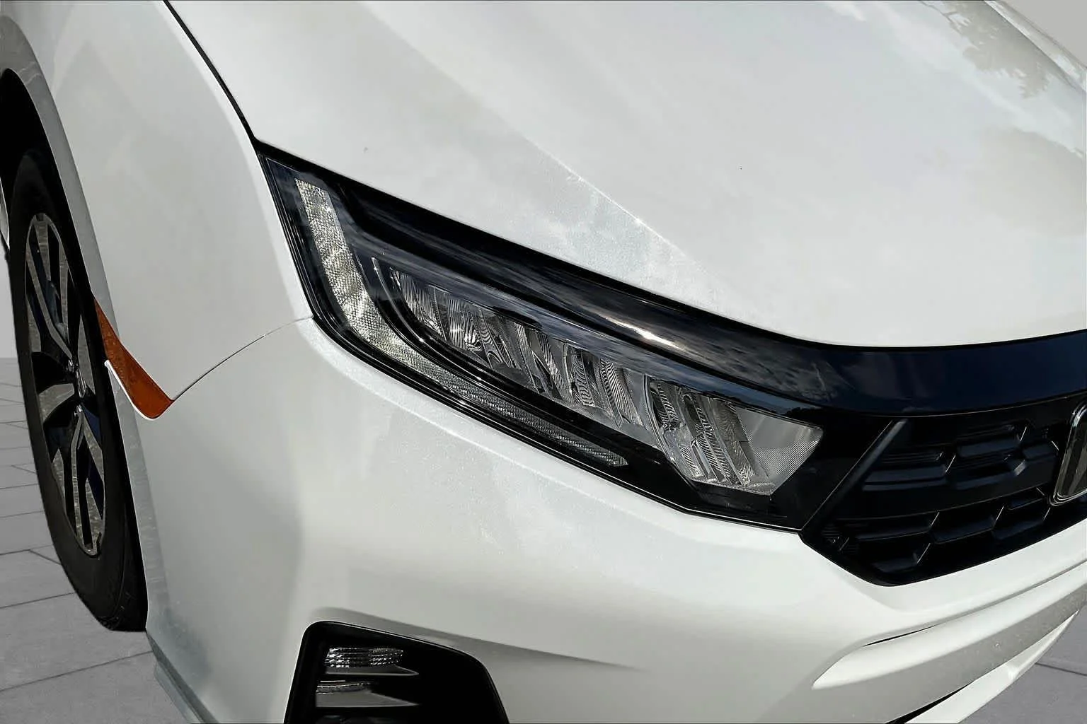 New 2026 Platinum White Pearl Honda EX-L image 13