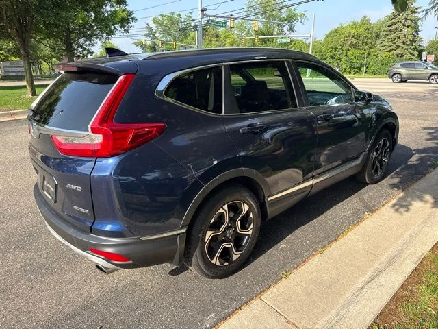 Used 2017 Obsidian Blue Pearl Honda Touring image 8