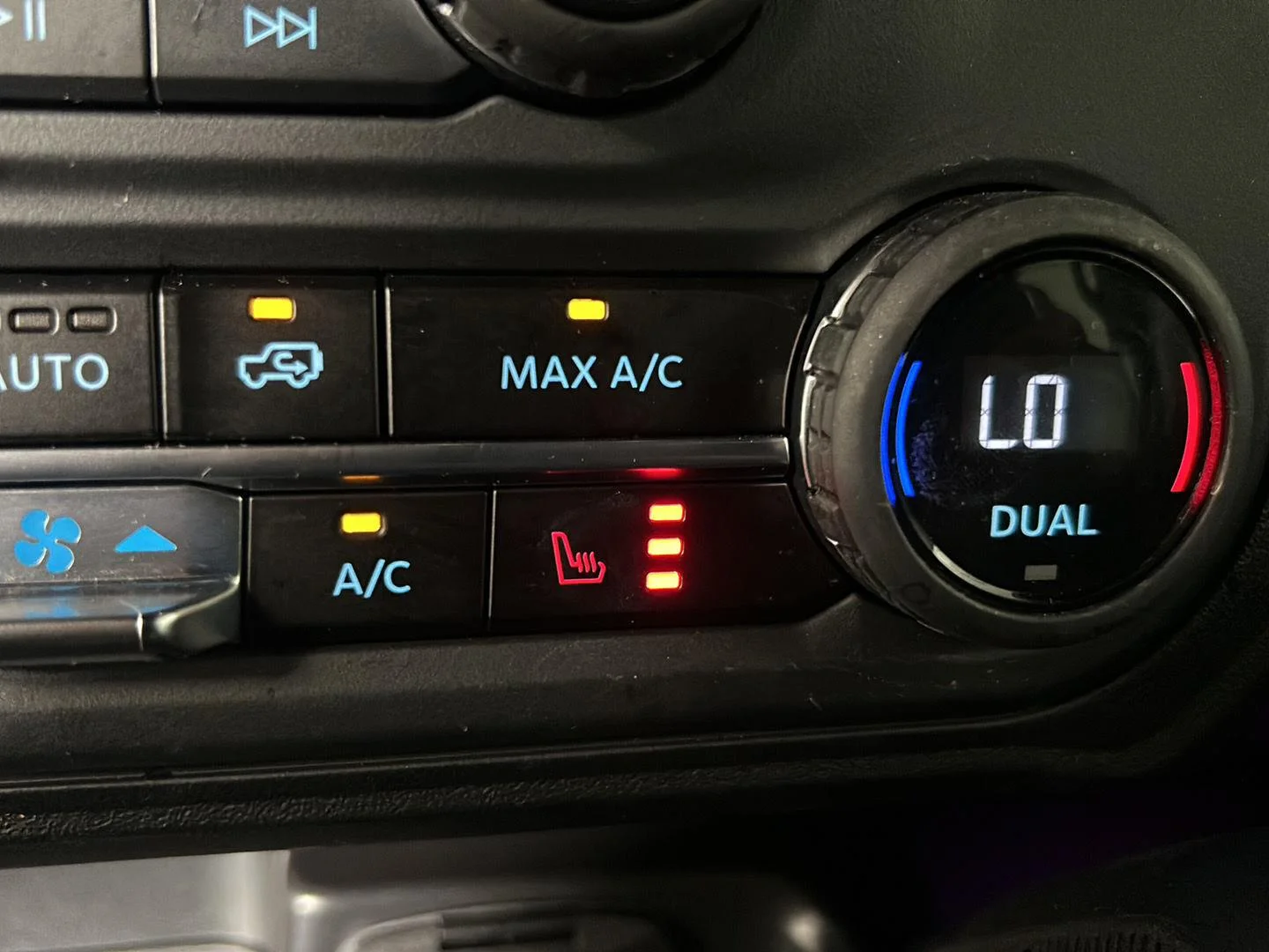 Used 2025 Shadow Black Ford Badlands image 22