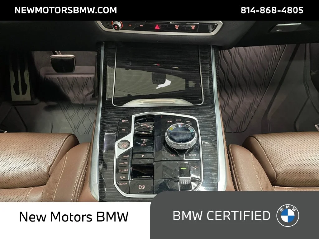 Used 2024 White Metallic BMW M60i image 11