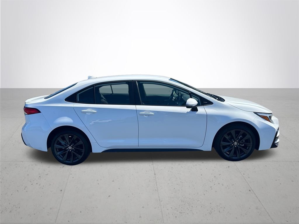 Used 2025 Ice Toyota SE image 6
