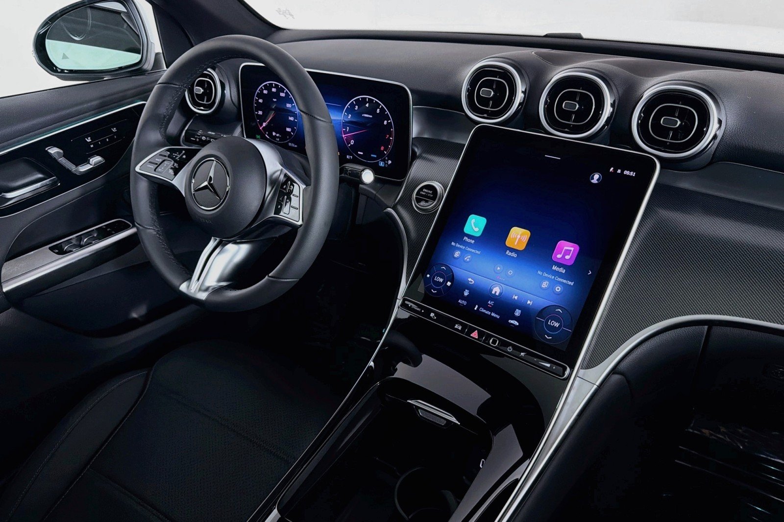 New 2026 Polar White Mercedes-Benz GLC 300 SUV image 15