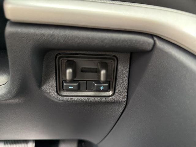 New 2025 Star White Metallic Tri-Coat Ford Active MAX image 38