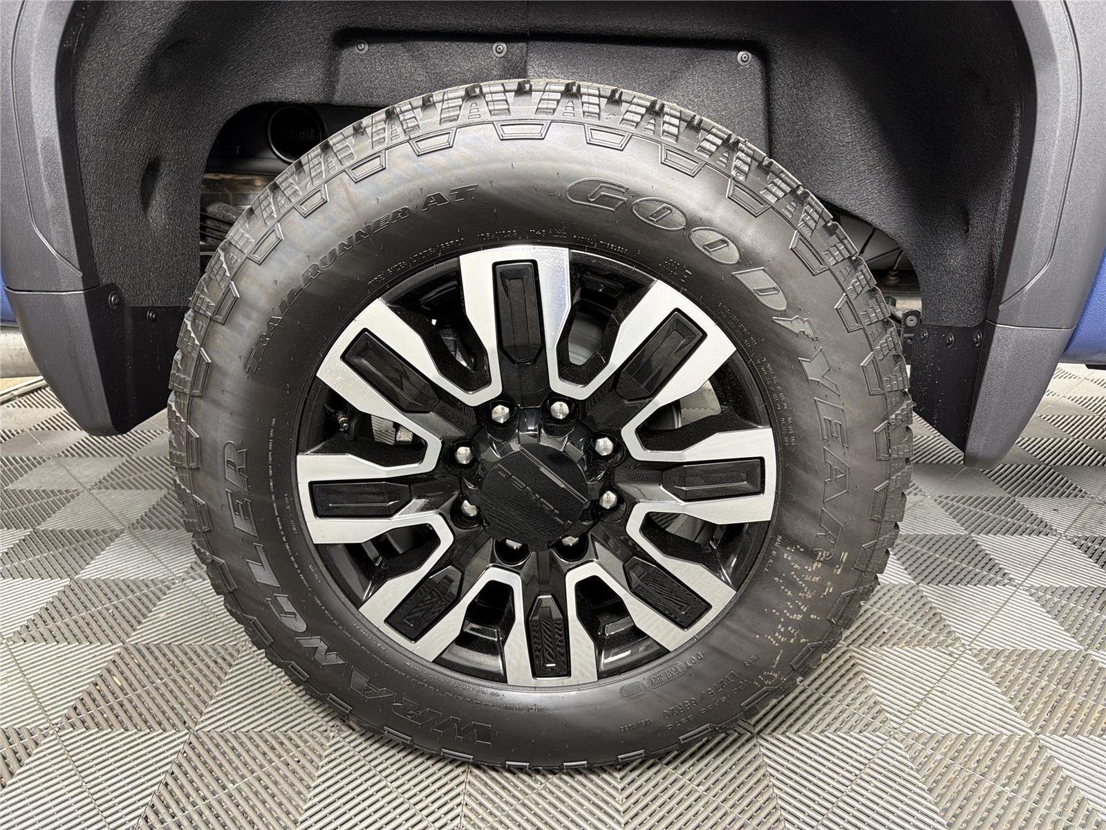 2026 GMC Sierra 2500HD Denali Ultimate - Photo 16