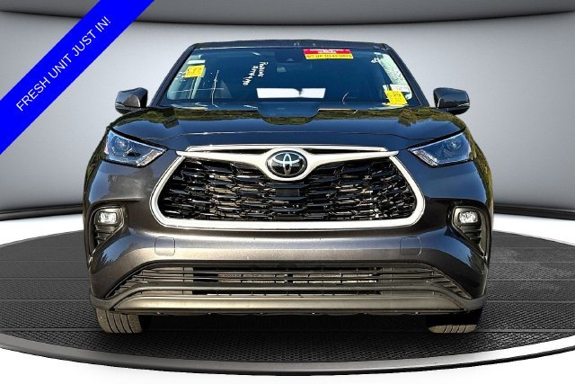 Used 2023 Gray Toyota LE image 2