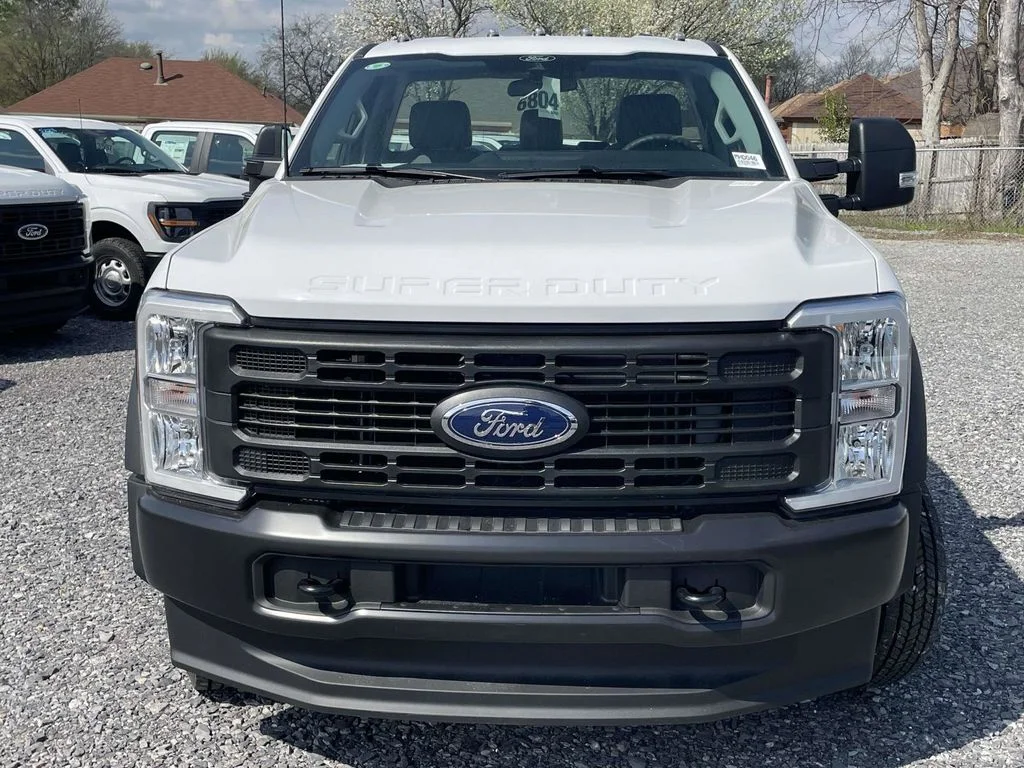 New 2026 Oxford White Ford F-450® XL image 8