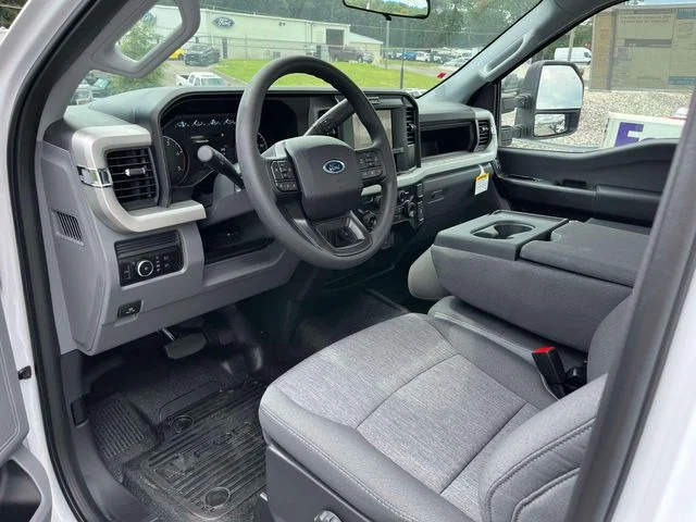 New 2026 Oxford White Ford F-450® XL image 13