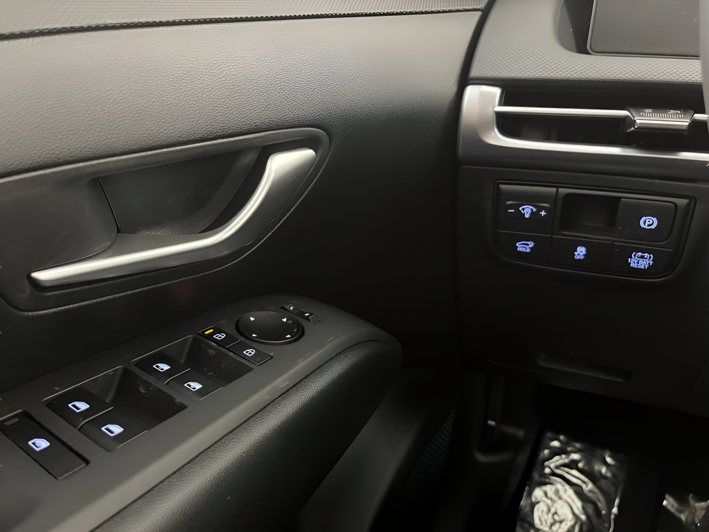 New 2026 Silver Hyundai SEL image 18