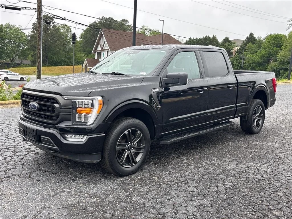 Used 2022 Black Ford XLT image 3