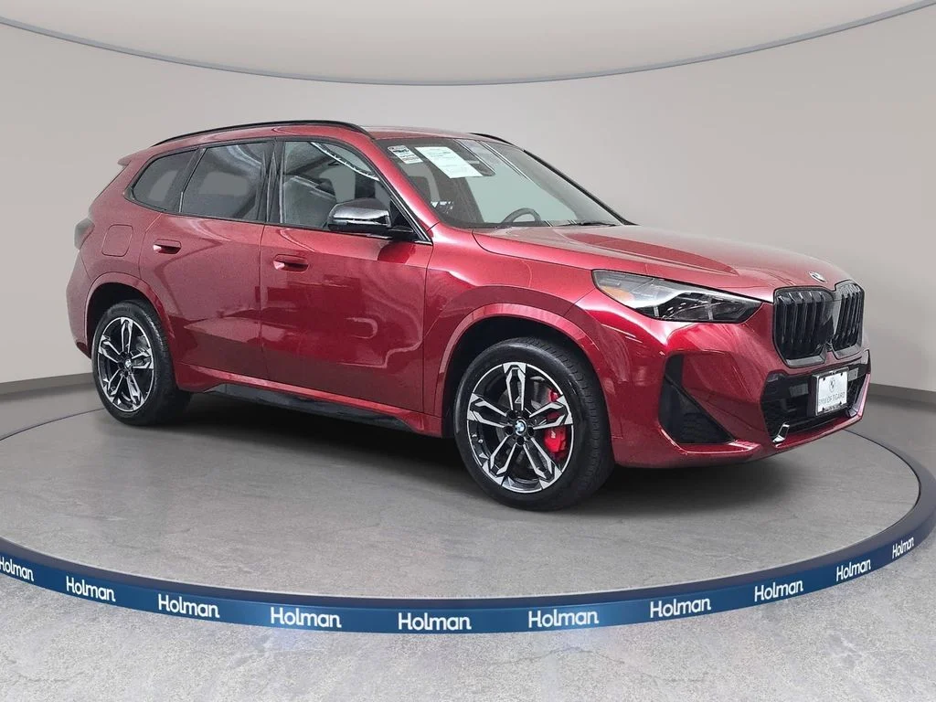 Used 2026 Vegas Red Metallic BMW xDrive28i image 4