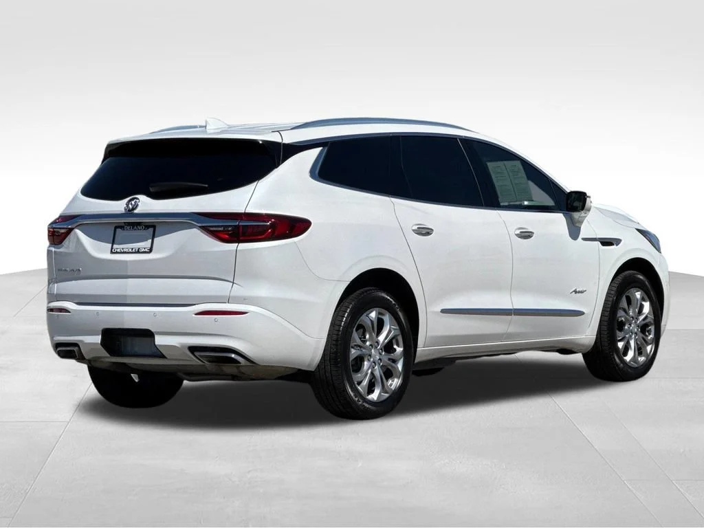 Used 2021 WHITE FROST TRICOAT Buick Avenir image 5
