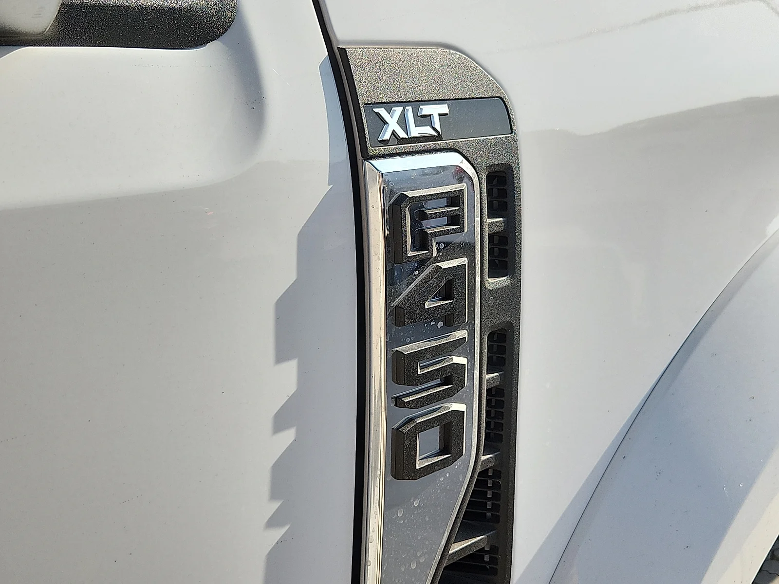 New 2027 Oxford White Ford XLT image 10