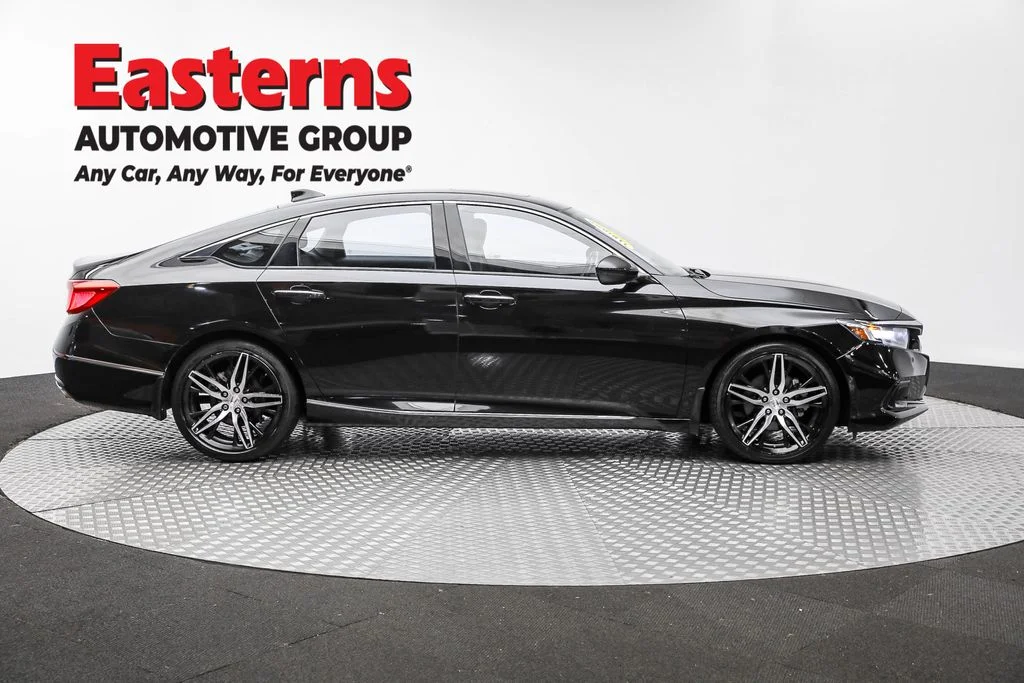Used 2021 Black Honda Touring 2.0T image 4