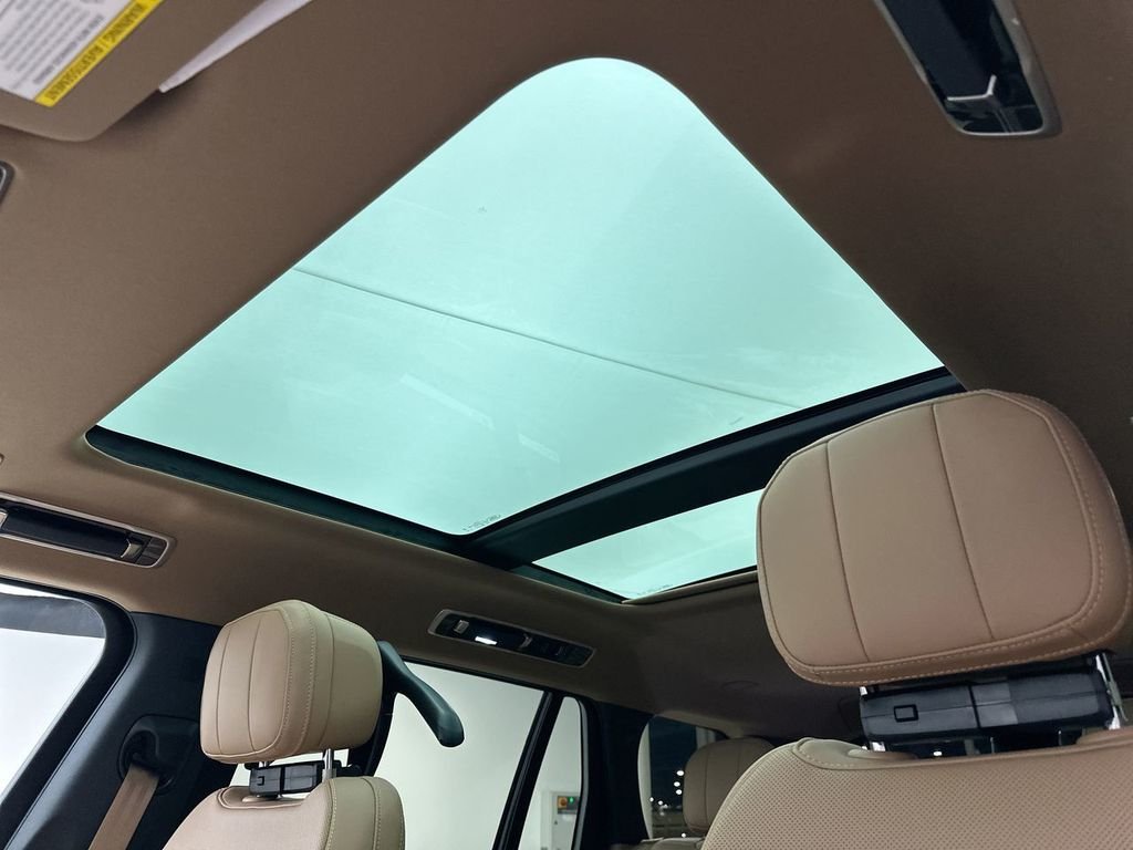 New 2026 Fuji White Land Rover SE image 11