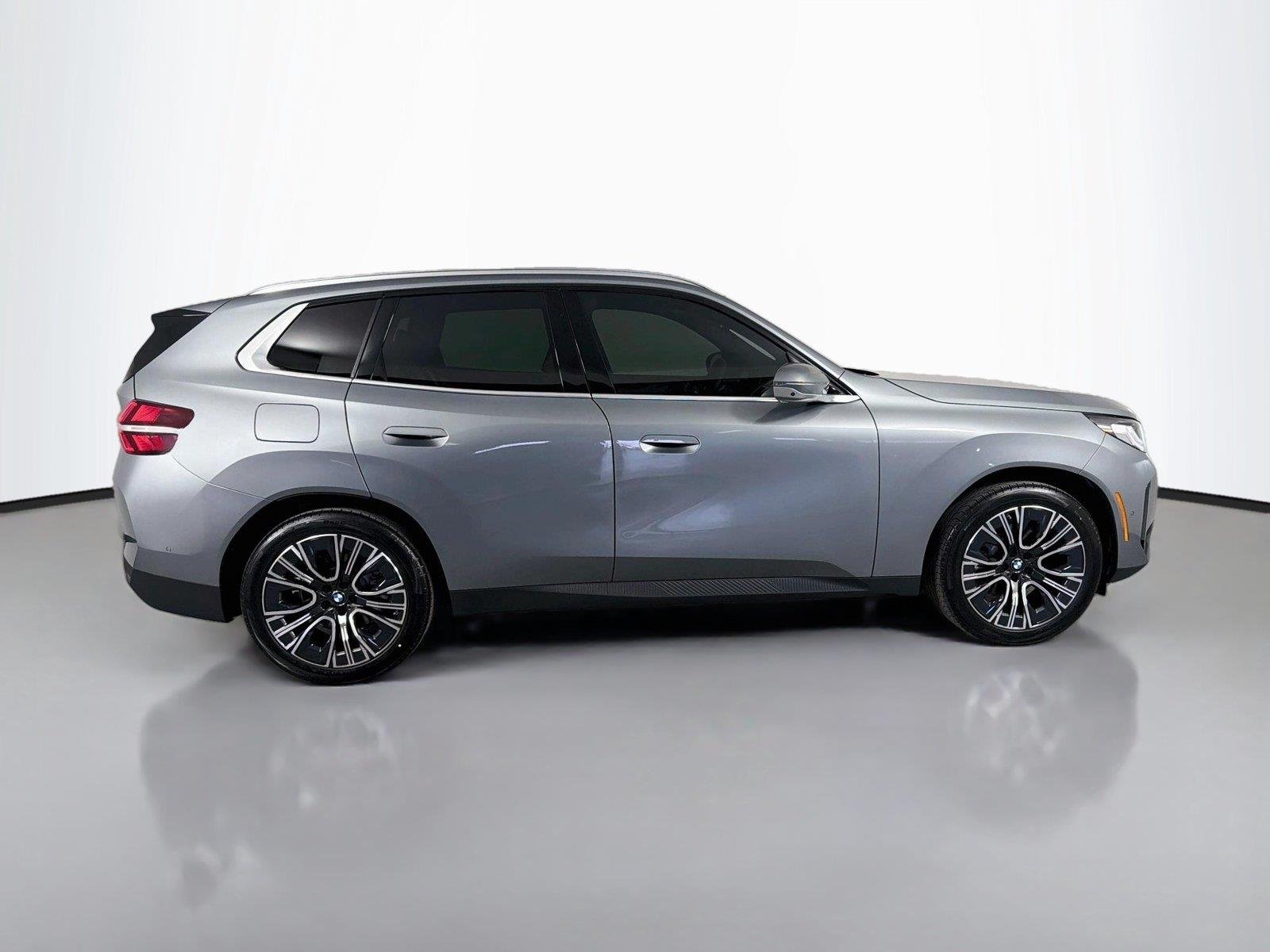 New 2026 Skyscraper Grey Metallic BMW 30 xDrive image 4