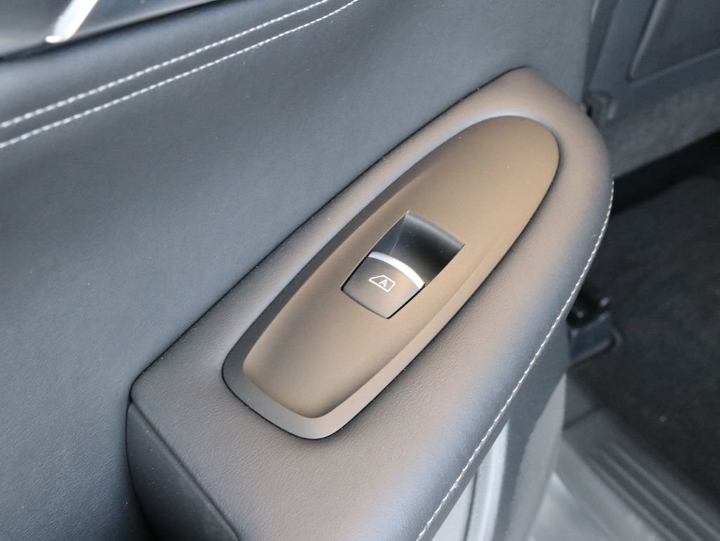 Certified Used 2023 Gray INFINITI LUXE image 34