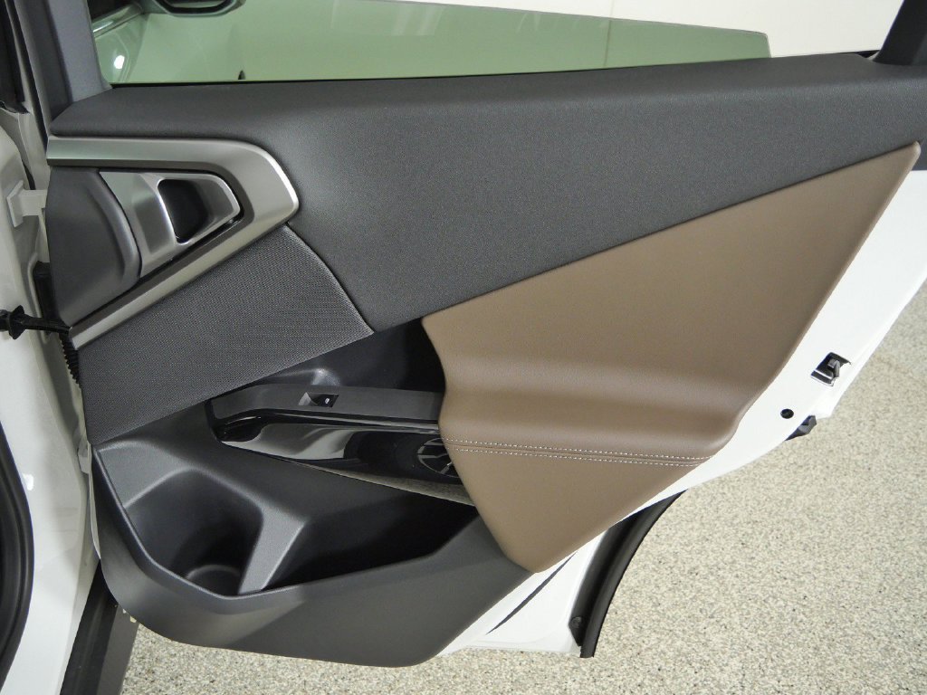 New 2026 Mineral White Metallic BMW 30 xDrive image 24